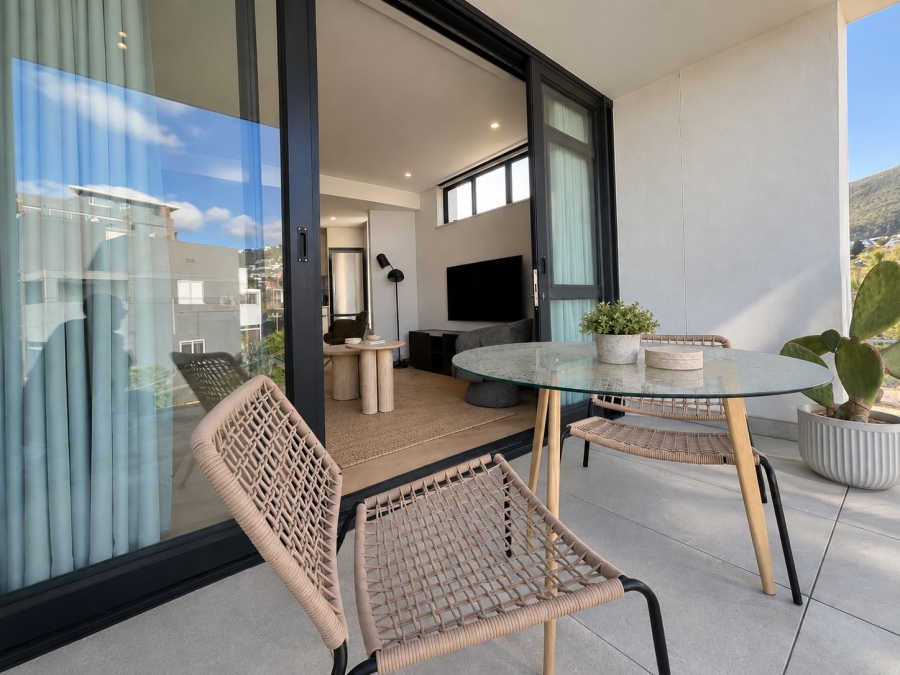 1 Bedroom Property for Sale in Sea Point Western Cape